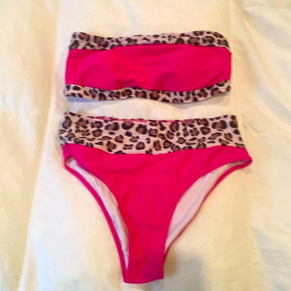 SHEIN SWIMSUIT! NEW WORE!! BRAND NEW, NO TAGS JUST WASHED.  SIZE M